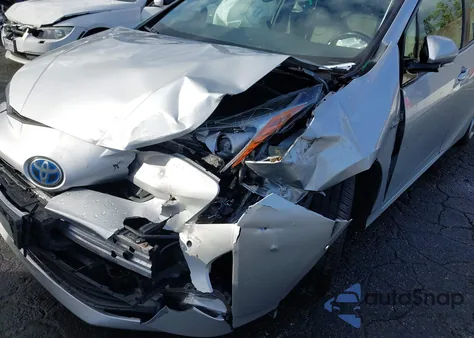 2018 Toyota Prius Three Touring из США, поврежденный, VIN JTDKARFU7J3066002